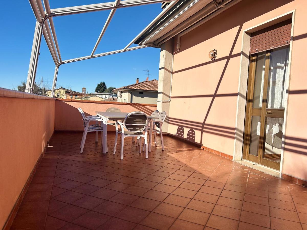 Albi'S House,Terrazza ,Wi-Fi, Parcheggio, Ac Apartment Lucca Bagian luar foto