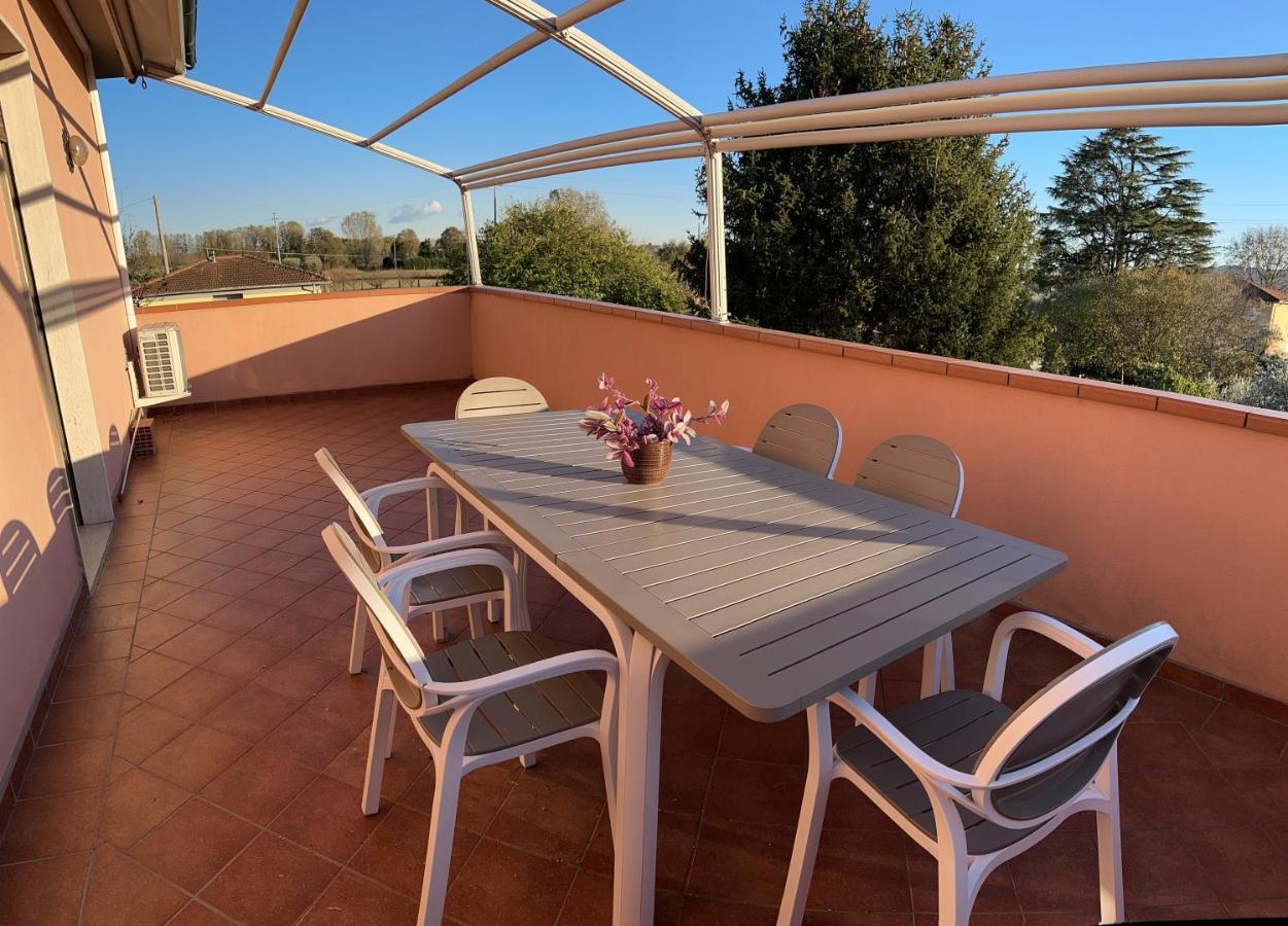 Albi'S House,Terrazza ,Wi-Fi, Parcheggio, Ac Apartment Lucca Bagian luar foto